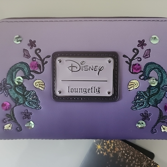 Licensed Loungefly Disney Villains Ursula Scene Printed Zip Wallet - Picture 5 of 6